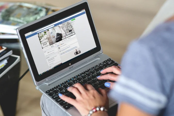 Facebook からログアウトするとどうなるか